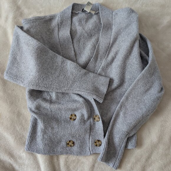 3/$30 Stretchy light button up cardigan - Picture 1 of 5